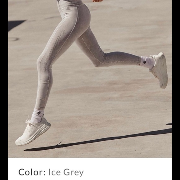 NWOT FREE PEOPLE MOVEMENT GOOD KARMA HIGH RISE 7/8 LEGGINGS AND LONG SLEEVE TOP - Picture 3 of 16